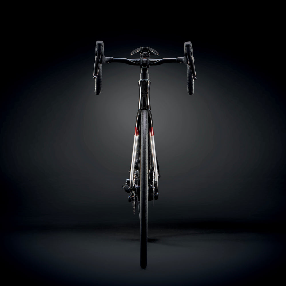 
                  
                    BOND EVO - CARBON-SILVER-RED METAL SHINY 23
                  
                