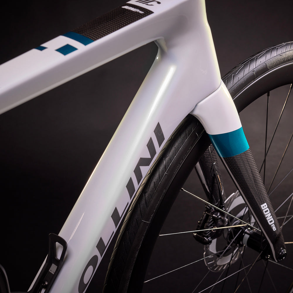 
                  
                    BOND EVO - WHITE PEARL-CARBON-OTTANIO SHINY 23
                  
                
