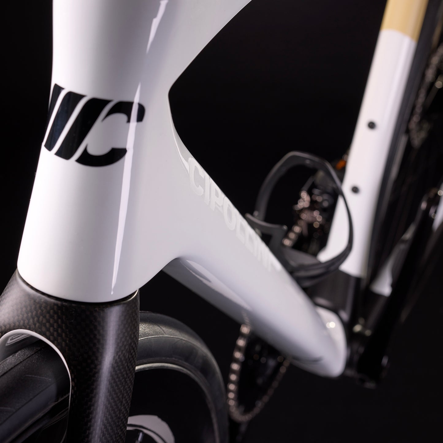 
                  
                    DOLOMIA - BLACK-BLACK-CARBON SHINY/MATT 25
                  
                
