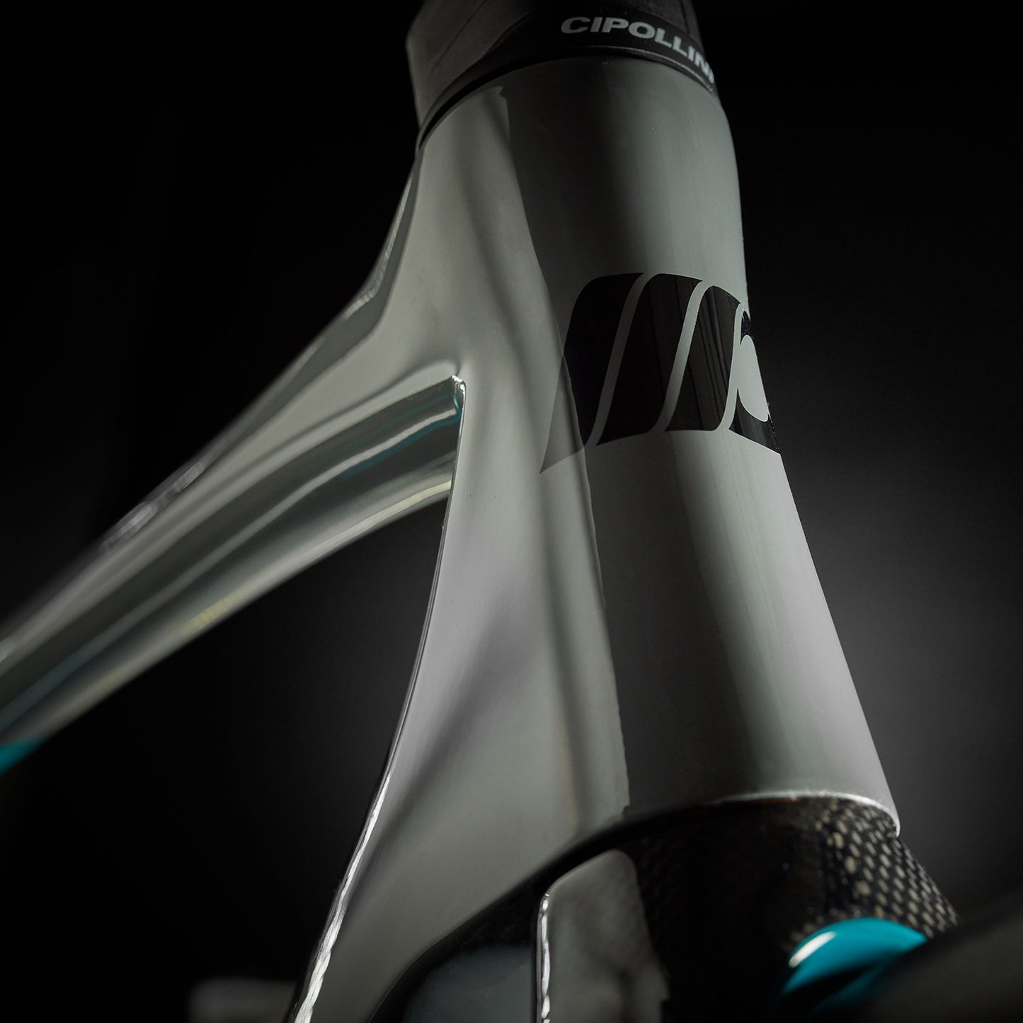 
                  
                    DOLOMIA - GREY NARDO'-DEEP OCEAN-BLACK SHINY 24
                  
                