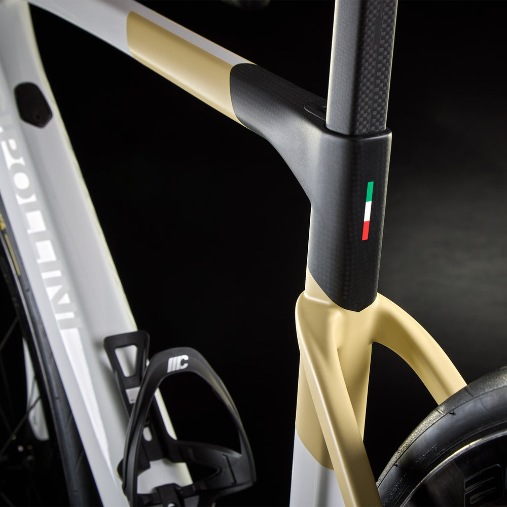 
                  
                    DOLOMIA - WHITE-SAND-CARBON SHINY/MATT 25
                  
                