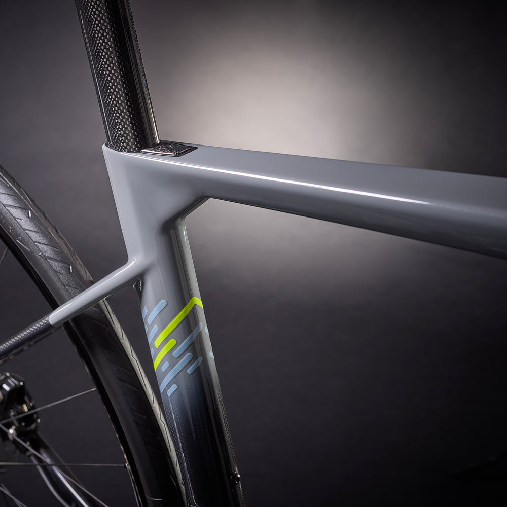 
                  
                    FLUSSO - CARBON - YELLOW SHINY 22
                  
                