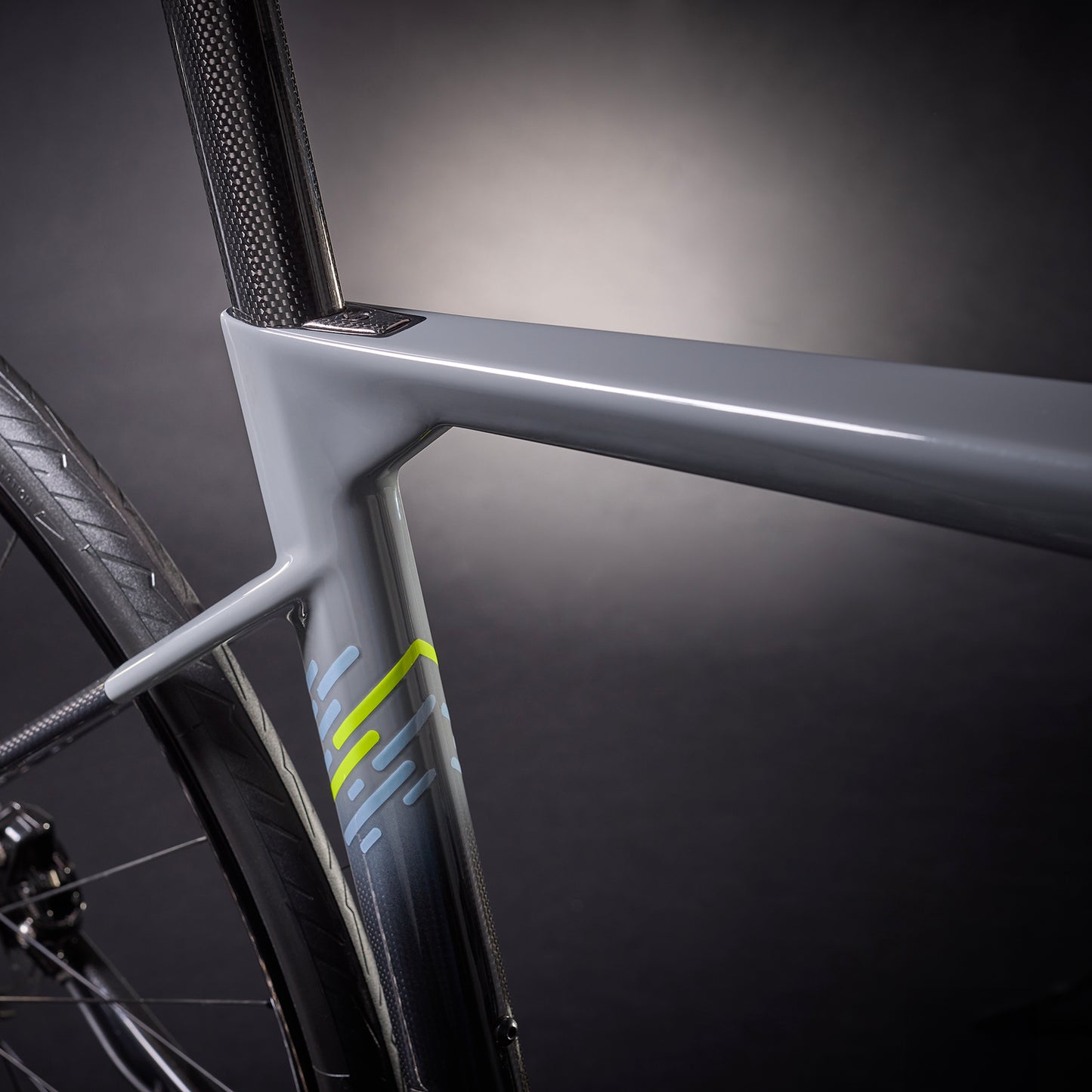 
                  
                    FLUSSO - CARBON - YELLOW SHINY 22
                  
                