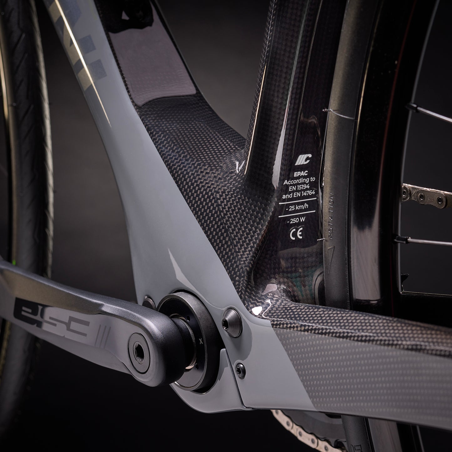 
                  
                    FLUSSO - CARBON - YELLOW SHINY 22
                  
                