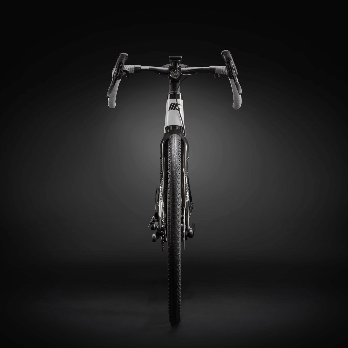 
                  
                    FYBRA GX - CARBON - WHITE PEARL - SILVER SHINY 23
                  
                