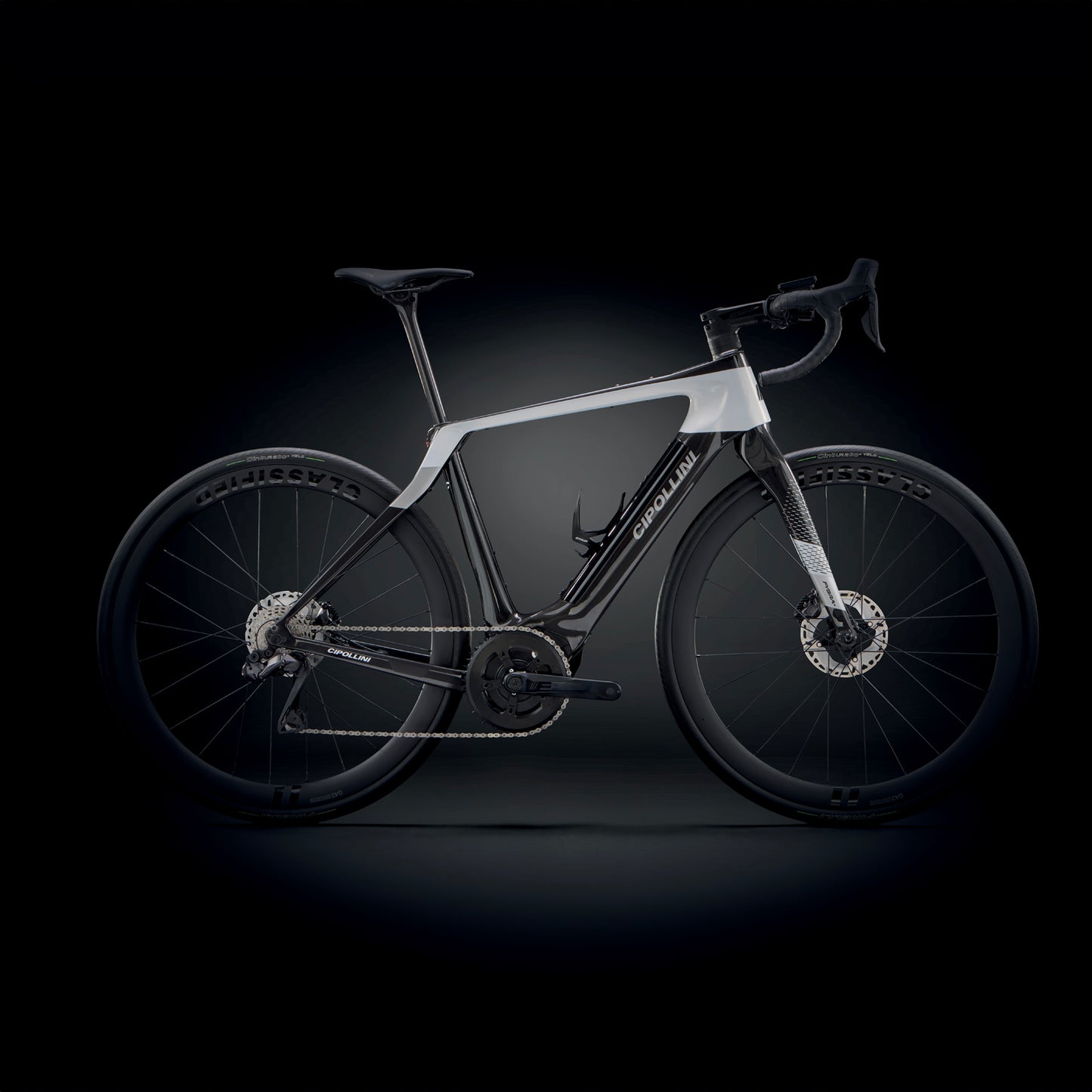 
                  
                    FYBRA R - CARBON - WHITE PEARL - SILVER SHINY 23
                  
                