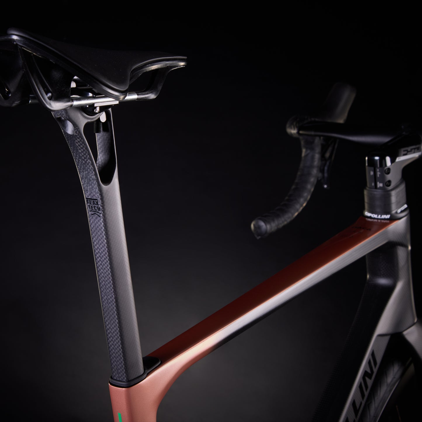 
                  
                    ITACA - DEEP EMERALD-CARBON-BLACK SHINY/MATT 25
                  
                