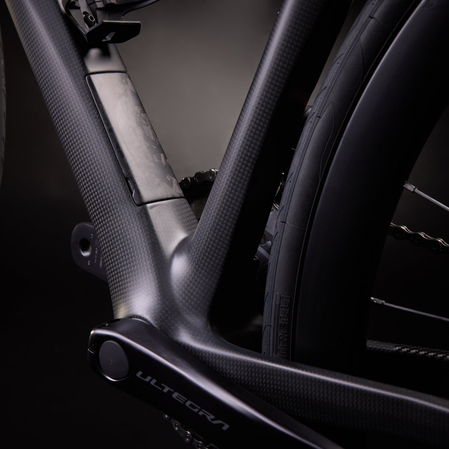 
                  
                    ITACA - GREY-DARK GREY-CARBON SHINY/MATT 25
                  
                