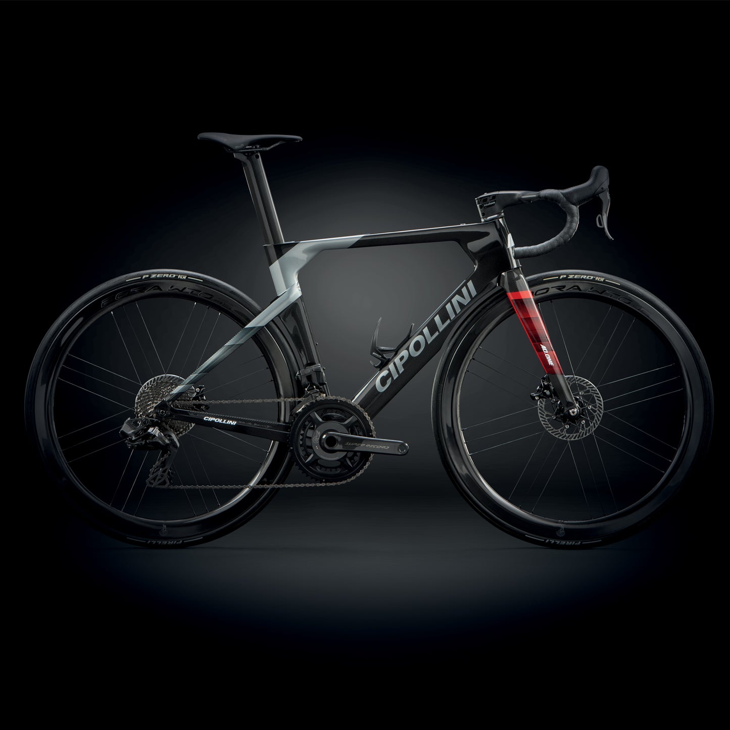 
                  
                    RB1K AD.ONE - CARBON-ANTHRACITE-RED SHINY 22
                  
                