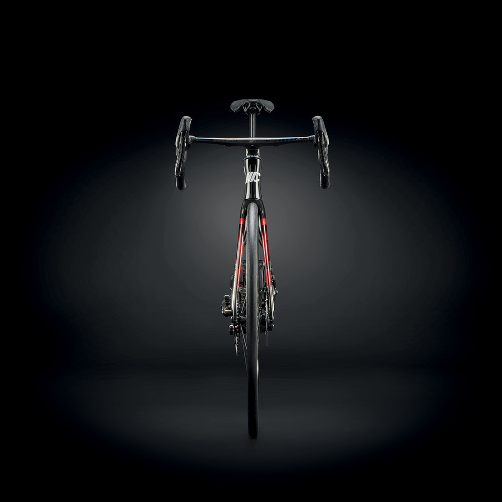 
                  
                    RB1K AD.ONE - CARBON-ANTHRACITE-RED SHINY 22
                  
                