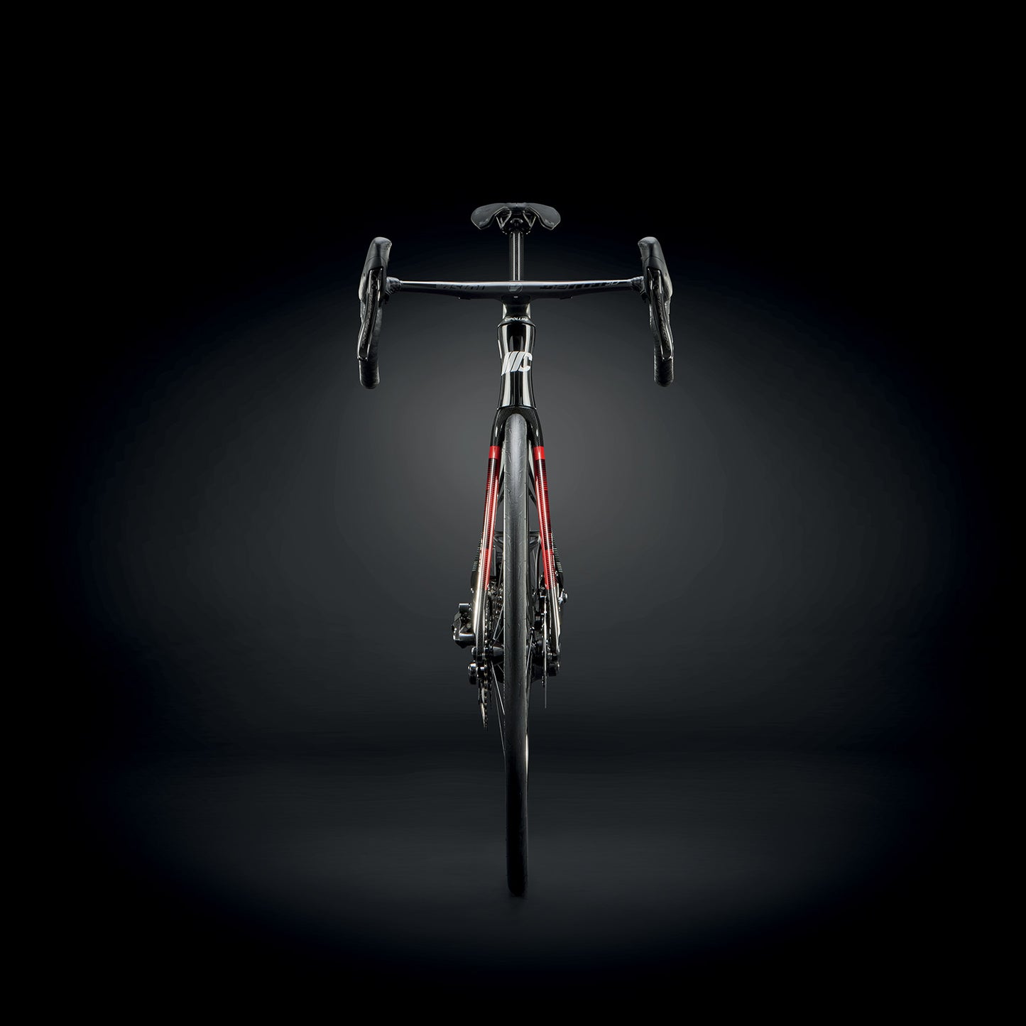 
                  
                    RB1K AD.ONE - CARBON-ANTHRACITE-RED SHINY 22
                  
                