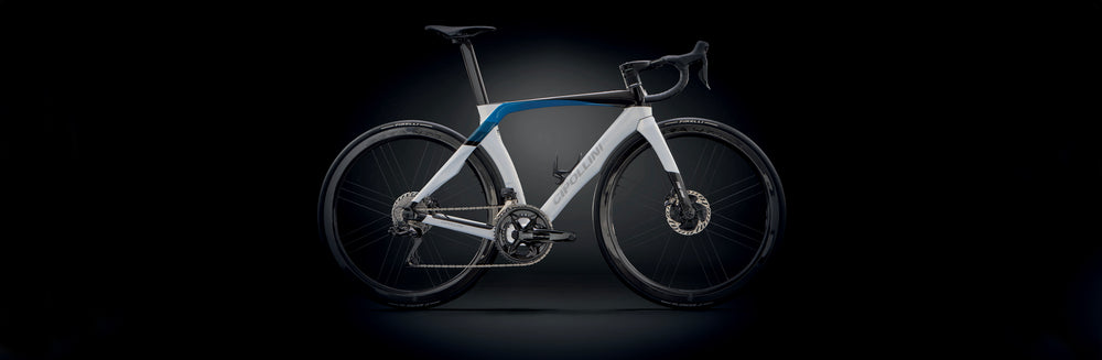 RB1K THE ONE - WHITE PEARL-CARBON-BLUE SHINY 23