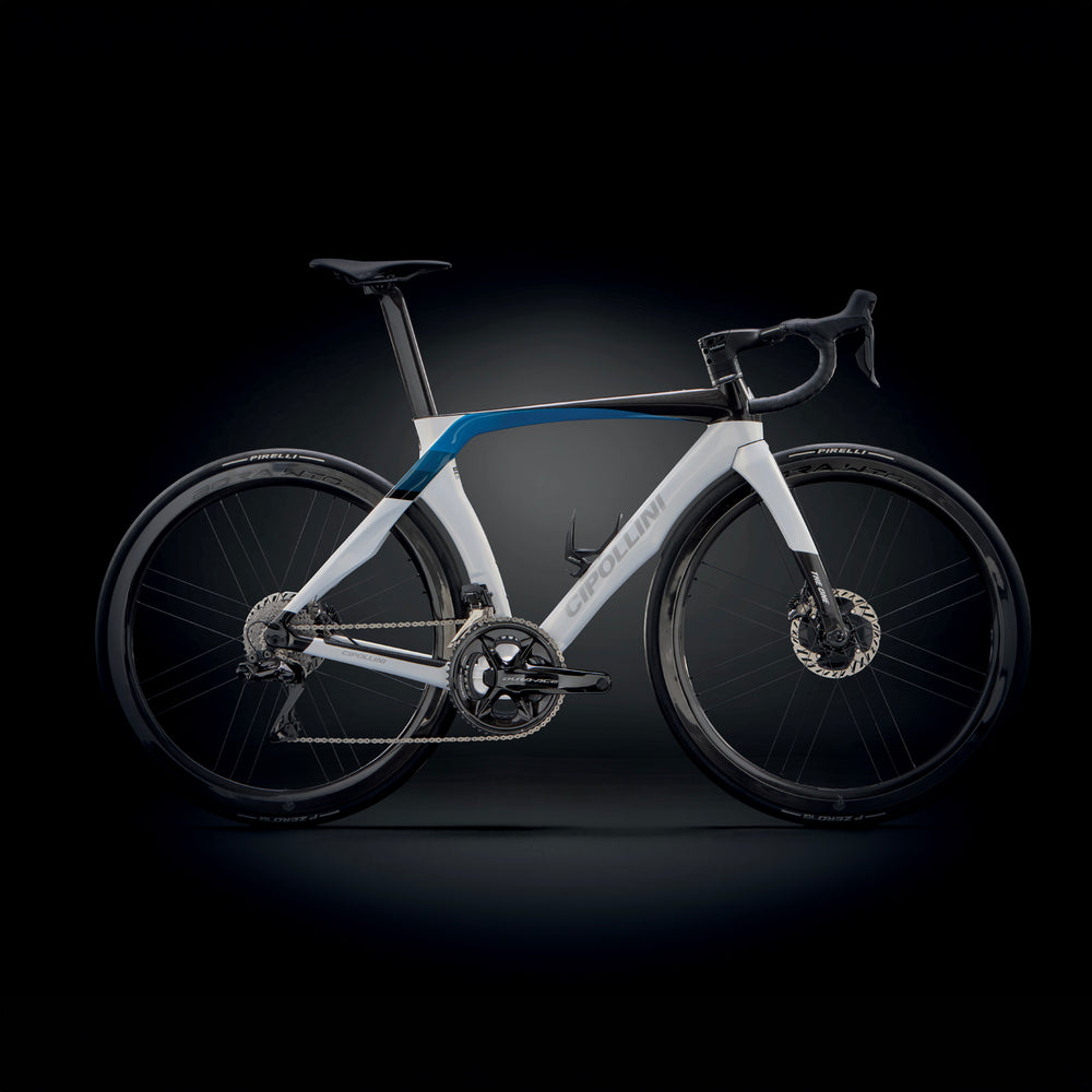 
                  
                    RB1K THE ONE - WHITE PEARL-CARBON-BLUE SHINY 23
                  
                