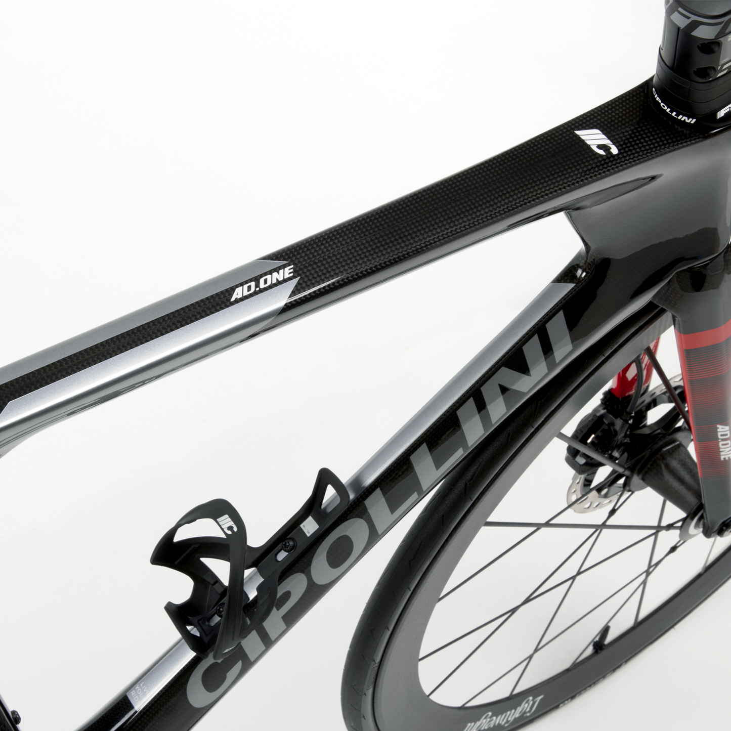 
                  
                    BIKE ADONE_DB 22 CARBON-ANTHRACITE-RED SHINY 22
                  
                